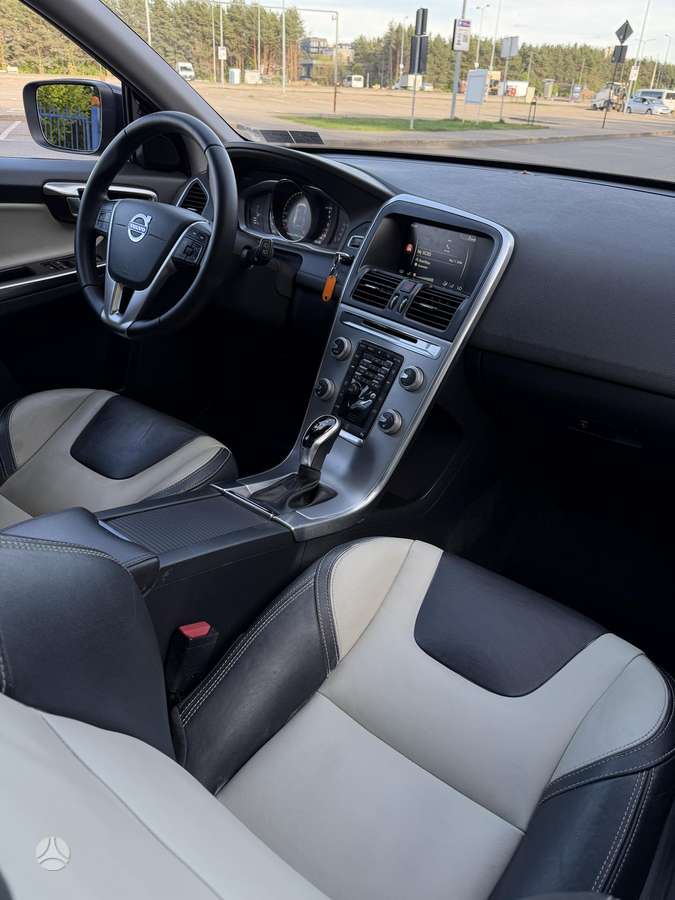 Volvo XC60, 2.0 l., Внедорожник / Кроссовер