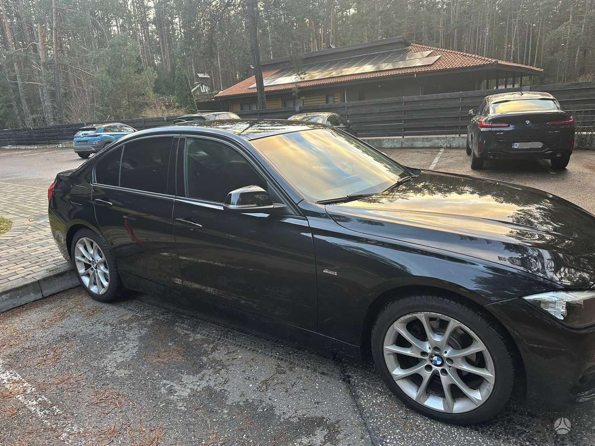 BMW 318, 1.5 l., Седан