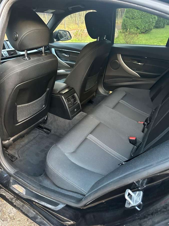 BMW 318, 1.5 l., Седан