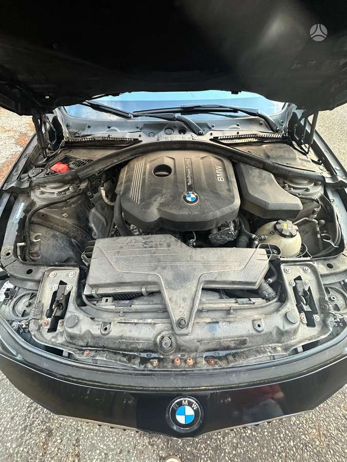BMW 318, 1.5 l., Седан