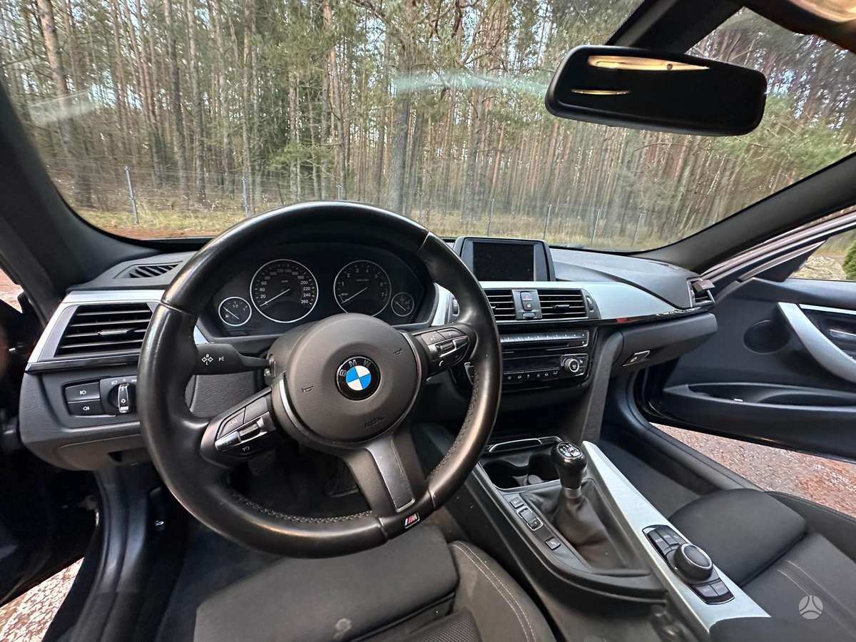 BMW 318, 1.5 l., Седан