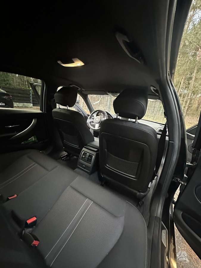 BMW 318, 1.5 l., Седан