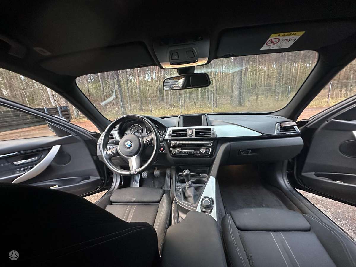 BMW 318, 1.5 l., Седан