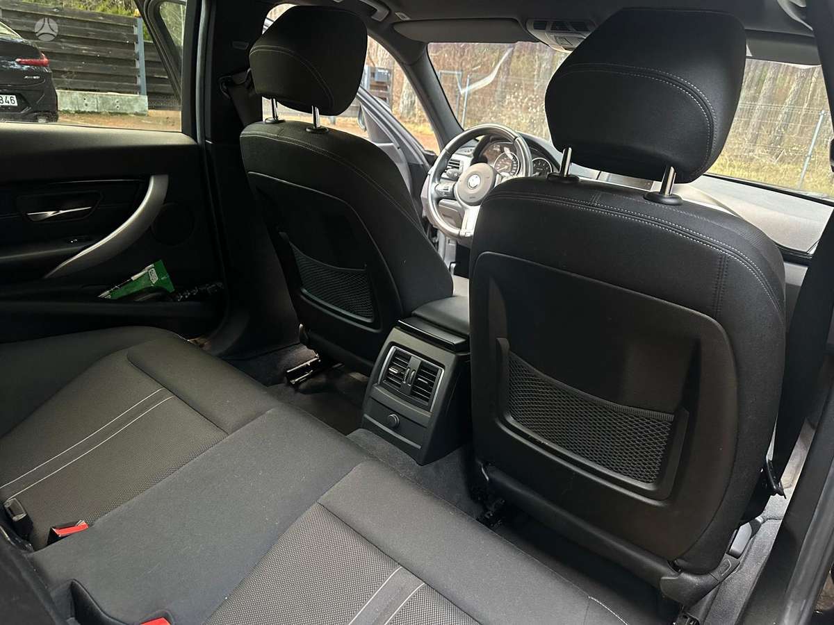 BMW 318, 1.5 l., Седан