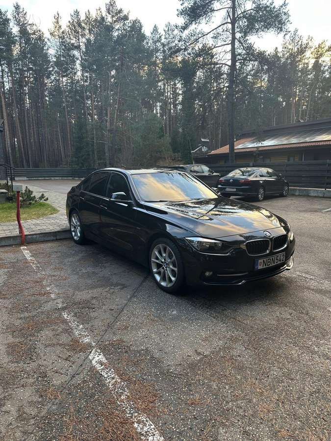BMW 318, 1.5 l., Седан