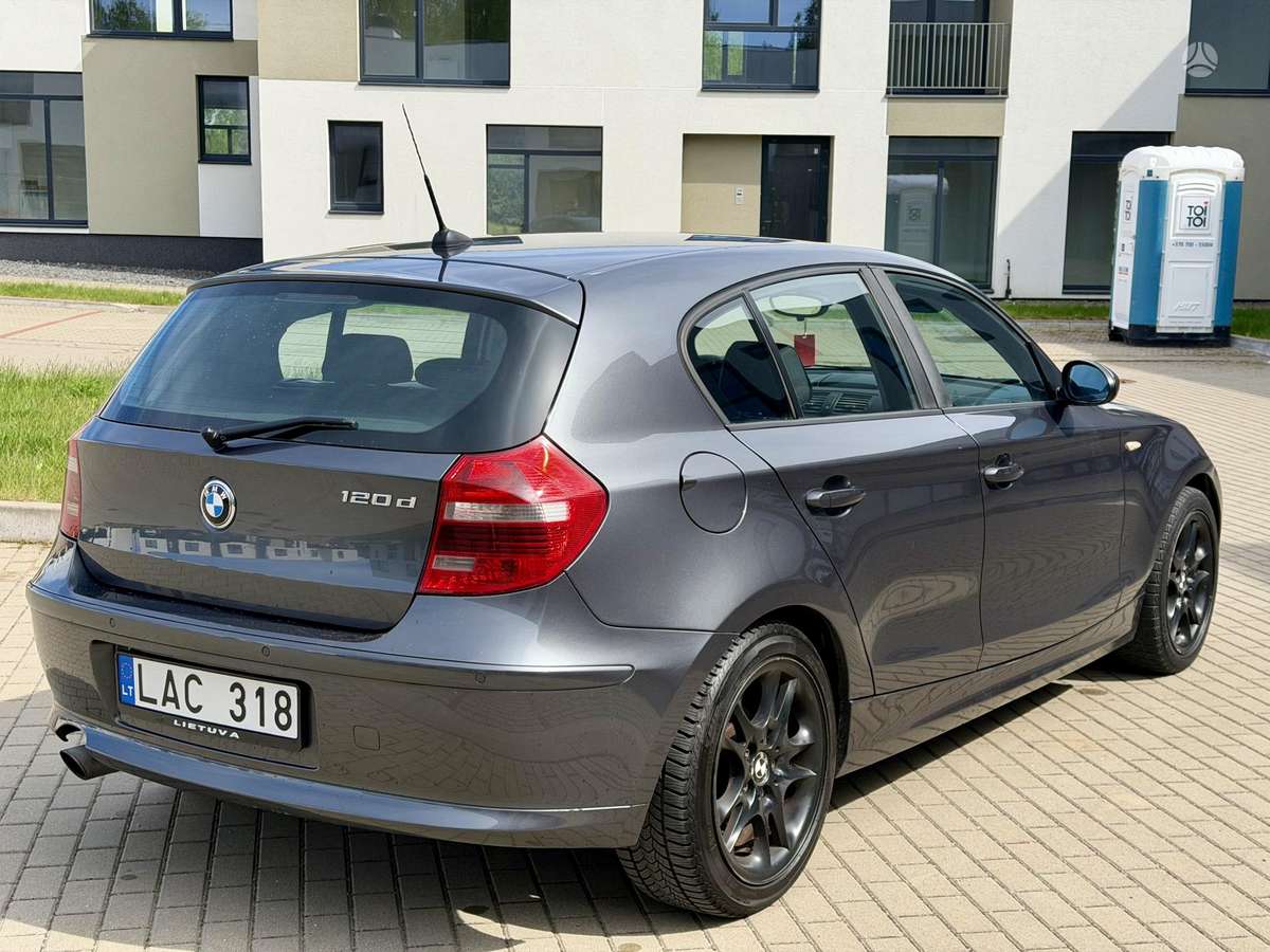 BMW 120, 2.0 l., hatchback