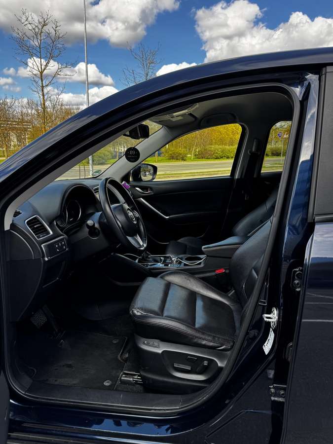 Mazda CX-5, 2.2 l., off-road / crossover
