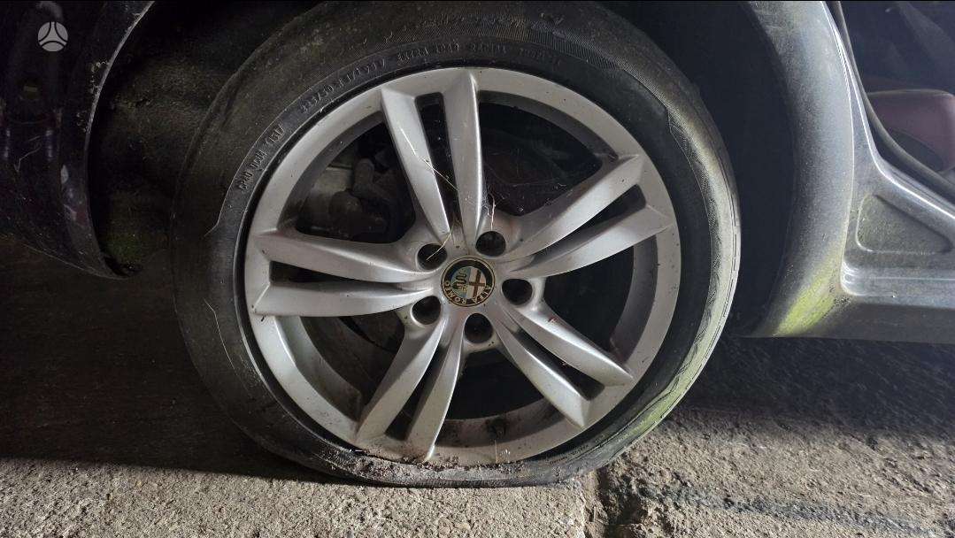Alfa Romeo 159