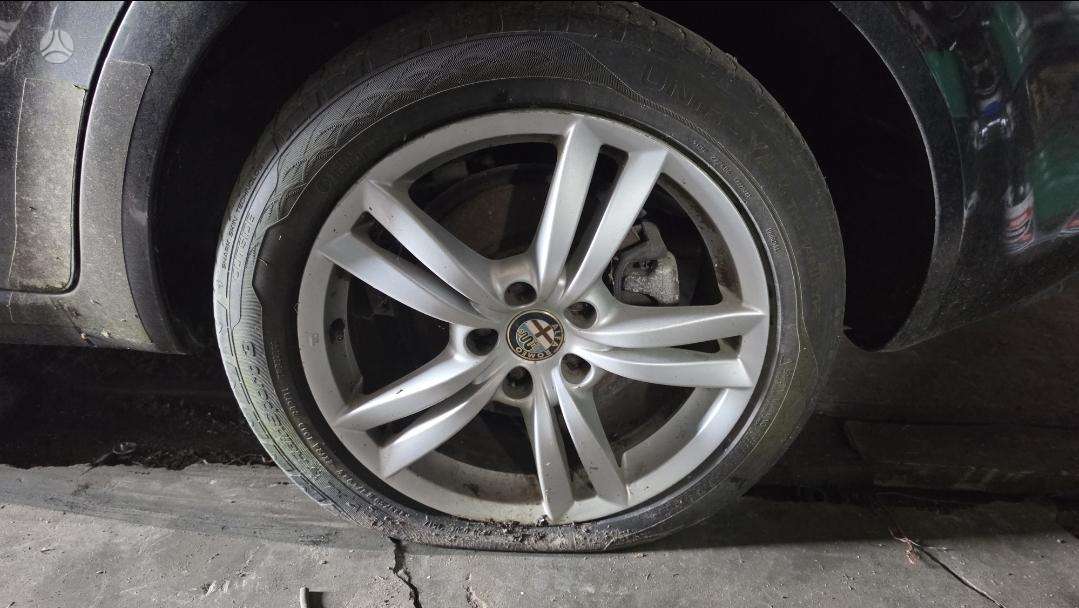 Alfa Romeo 159