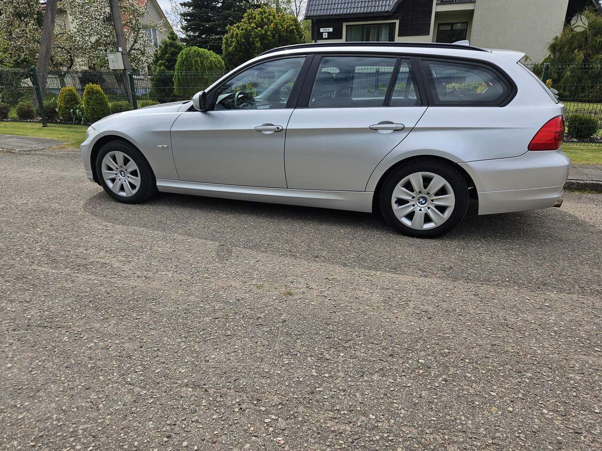 BMW 318, 2.0 l., universalas