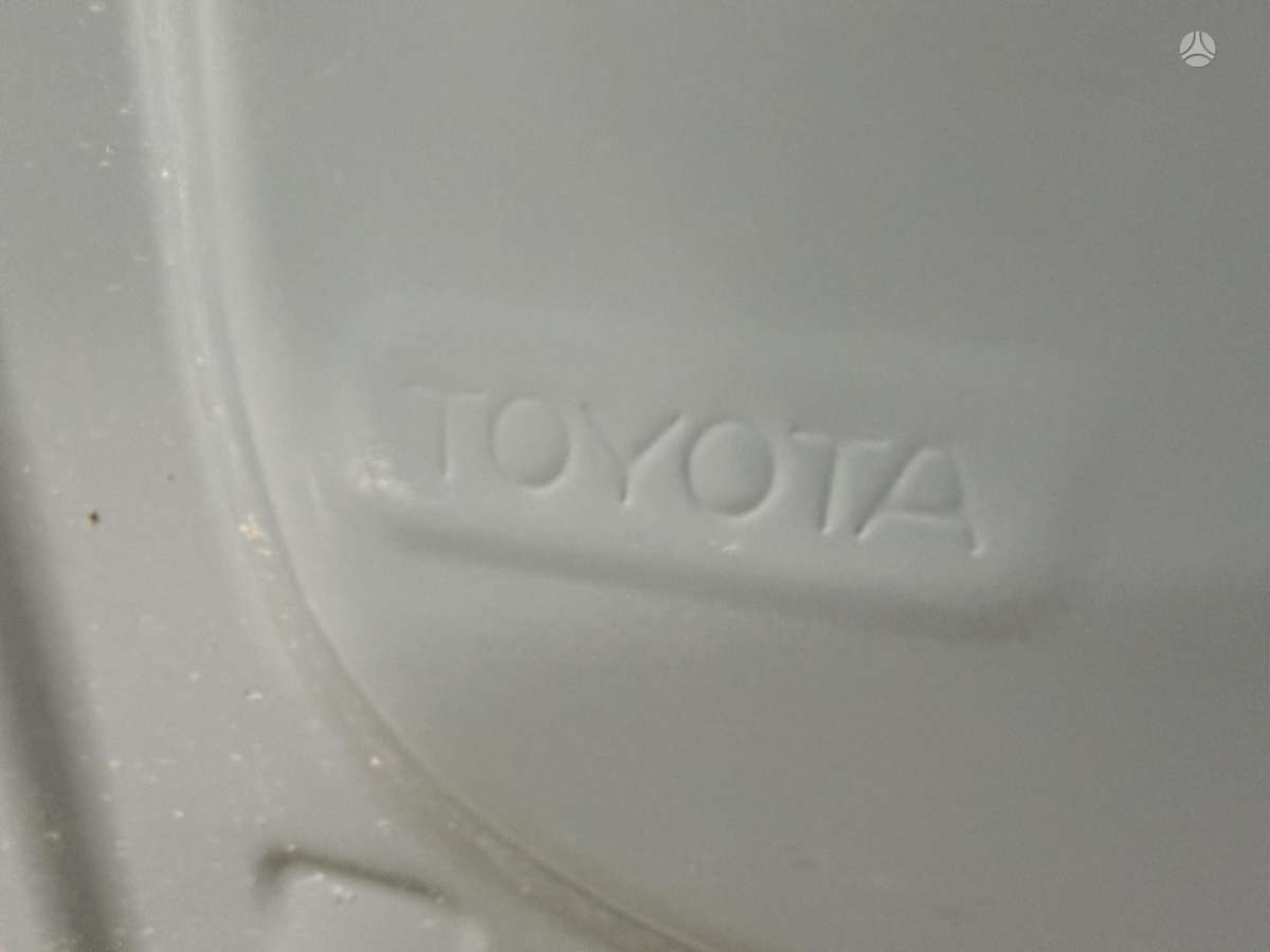 Toyota Corolla Cross hood (front, rear)