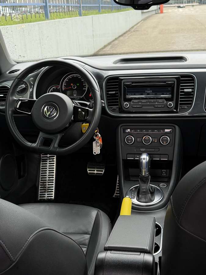 Volkswagen Beetle, 2.0 l., hatchback