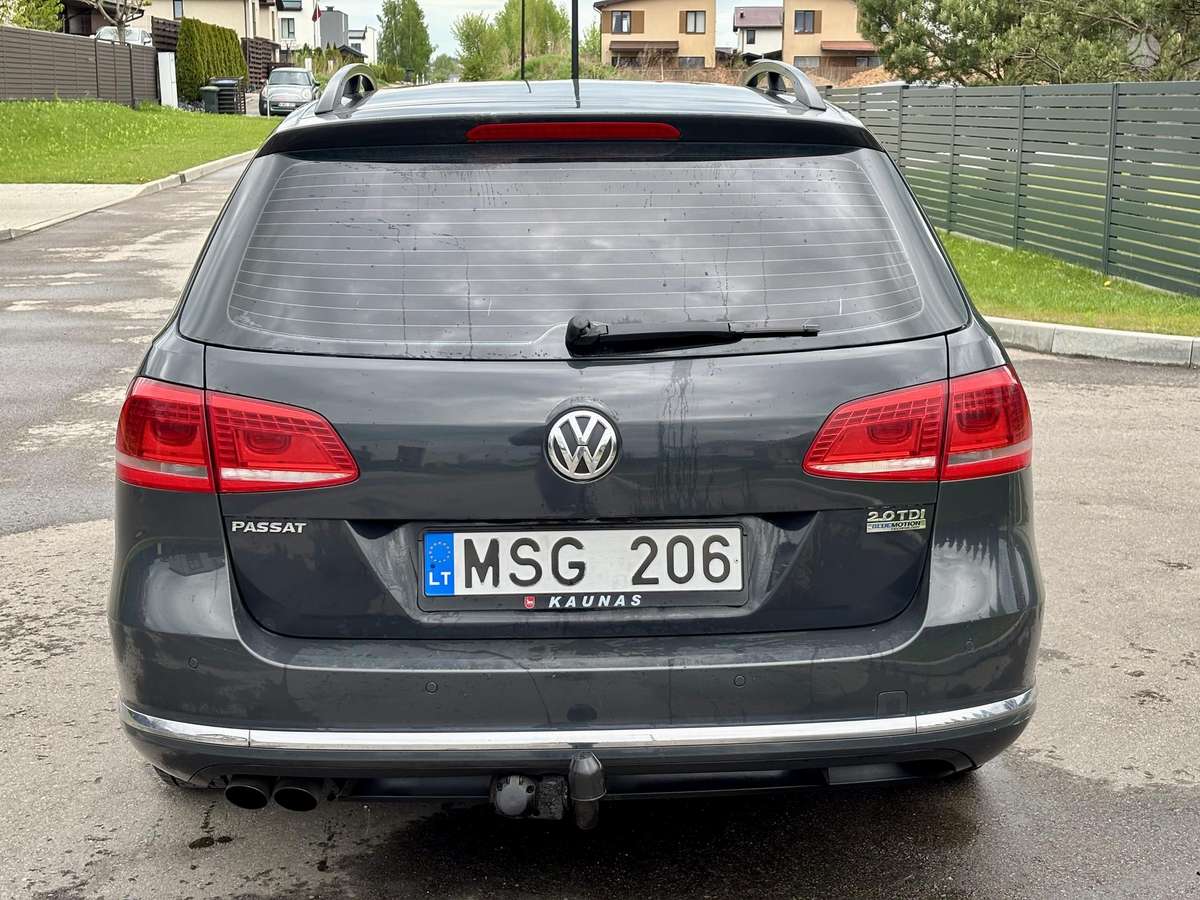 Volkswagen Passat - 4