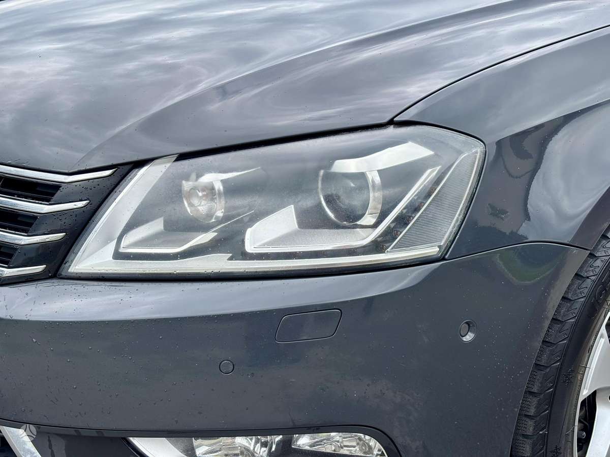Volkswagen Passat - 8