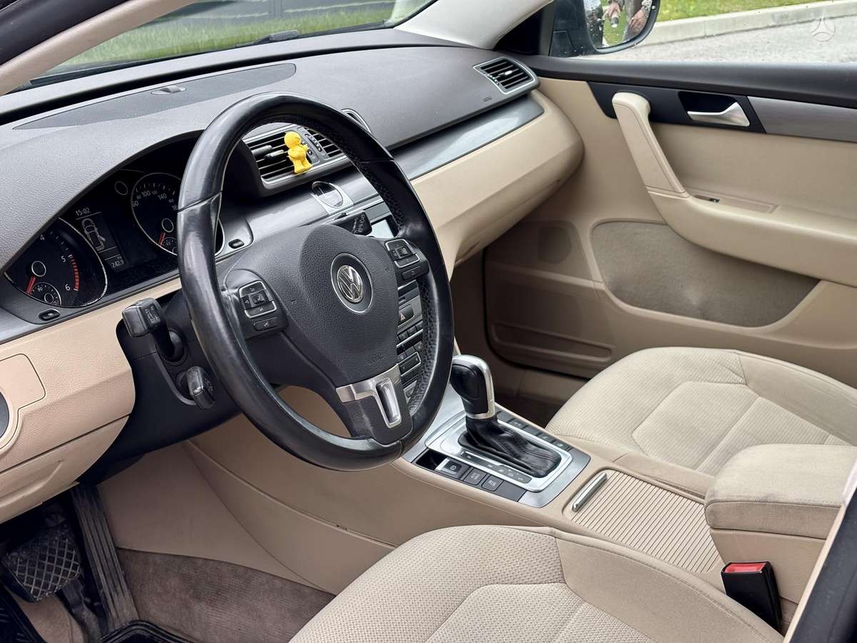 Volkswagen Passat - 9