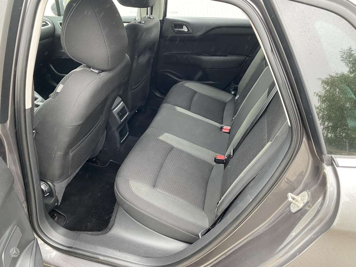 Citroen C4, 1.6 l., hatchback