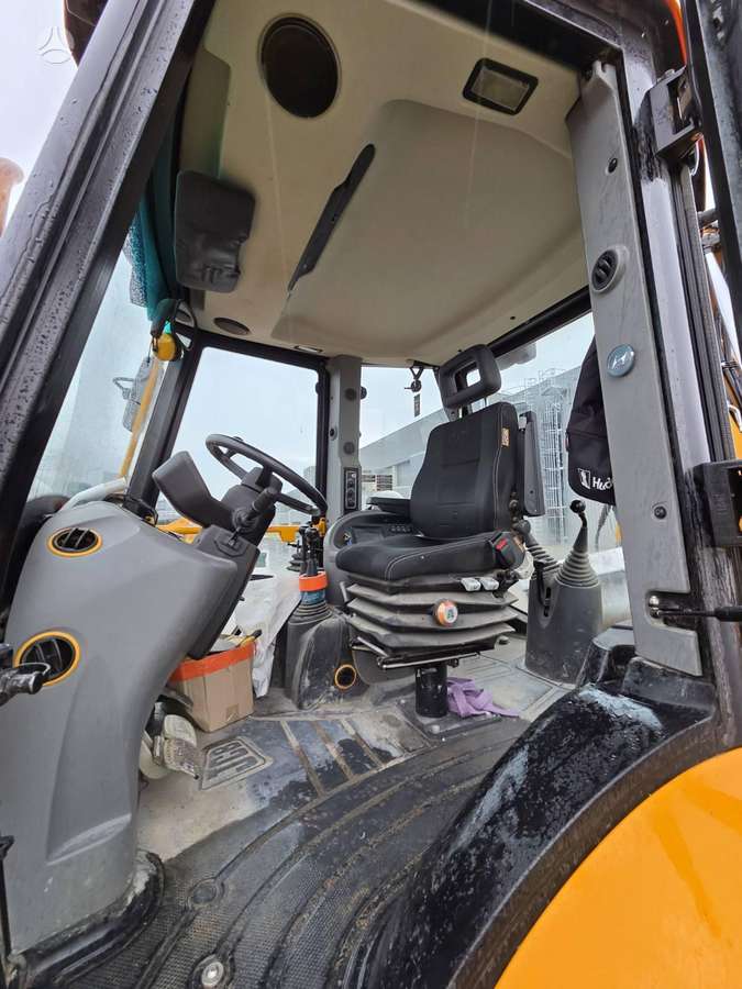 JCB 4CX Plius, ekskavatoriniai krautuvai