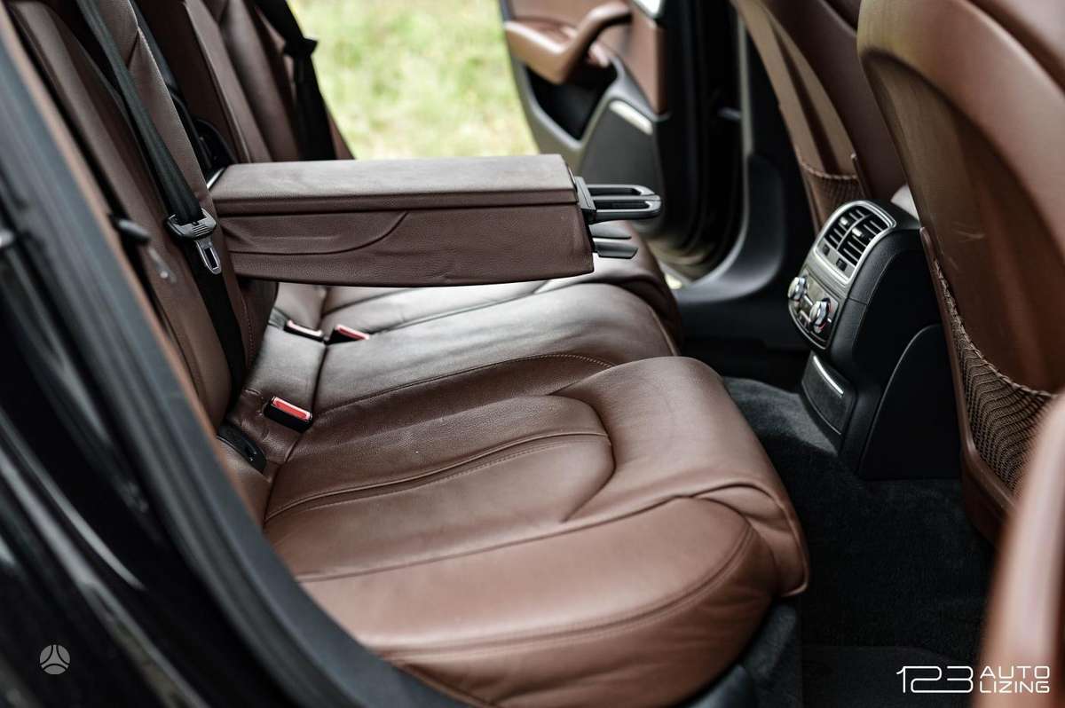 Audi A6, 3.0 l., Седан