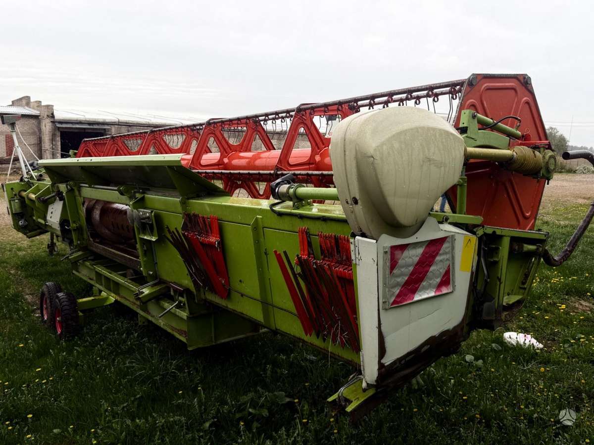Claas LEXION 460, combine harvesters