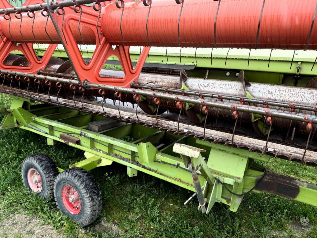 Claas LEXION 460, combine harvesters
