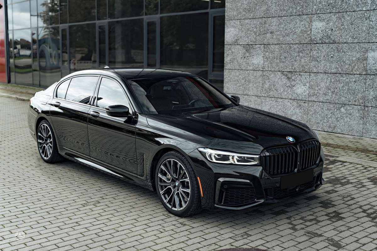 BMW 750, 4.4 l., Седан