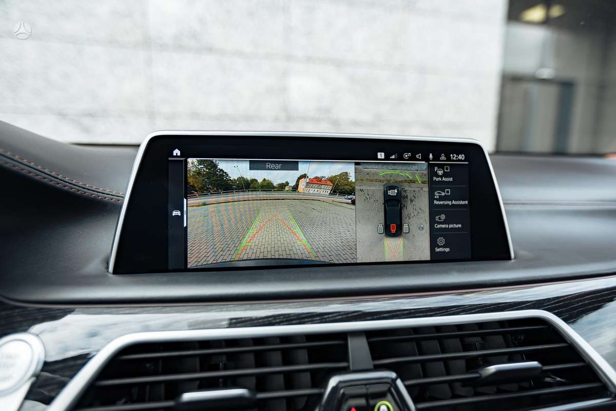 BMW 750, 4.4 l., Седан