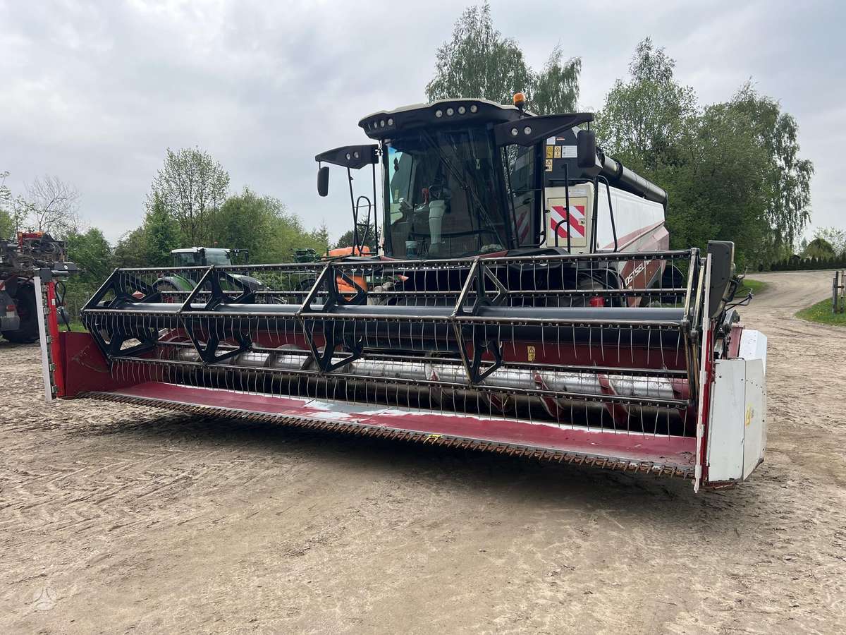 Rostselmash RSM 161, kombainai