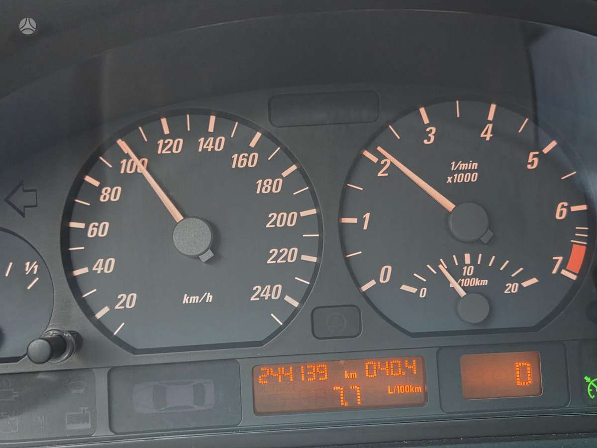 BMW 320, kupė (coupe)