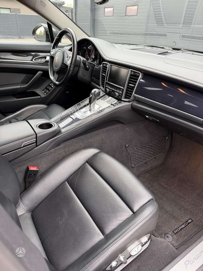 Porsche Panamera - 6