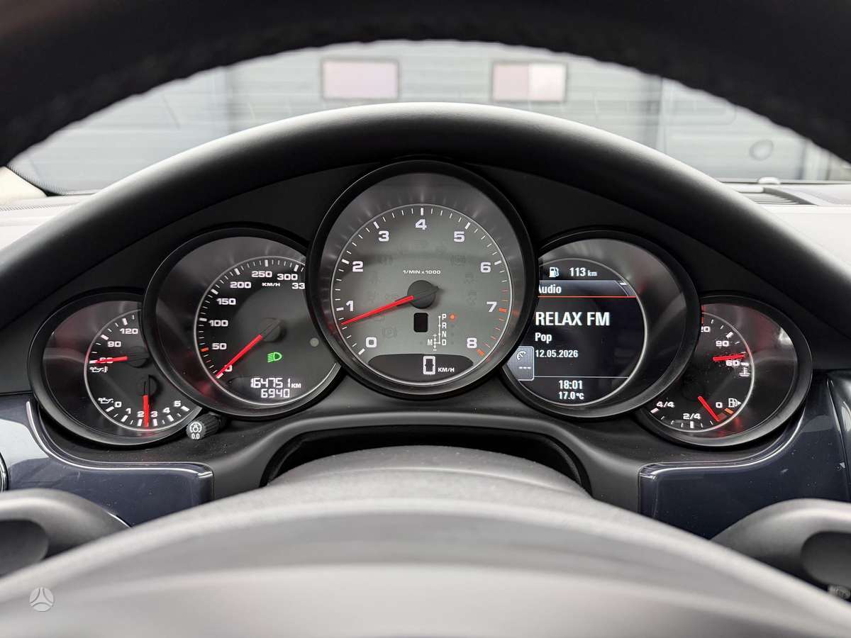 Porsche Panamera - 8