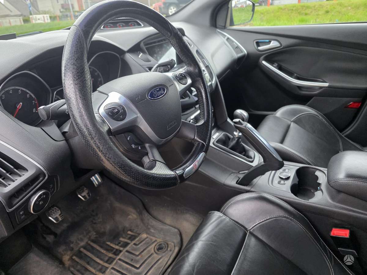 Ford Focus ST, 2.0 l., hatchback