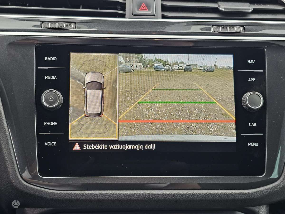 Volkswagen Tiguan - 8