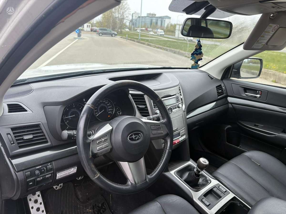 Subaru Legacy, Универсал