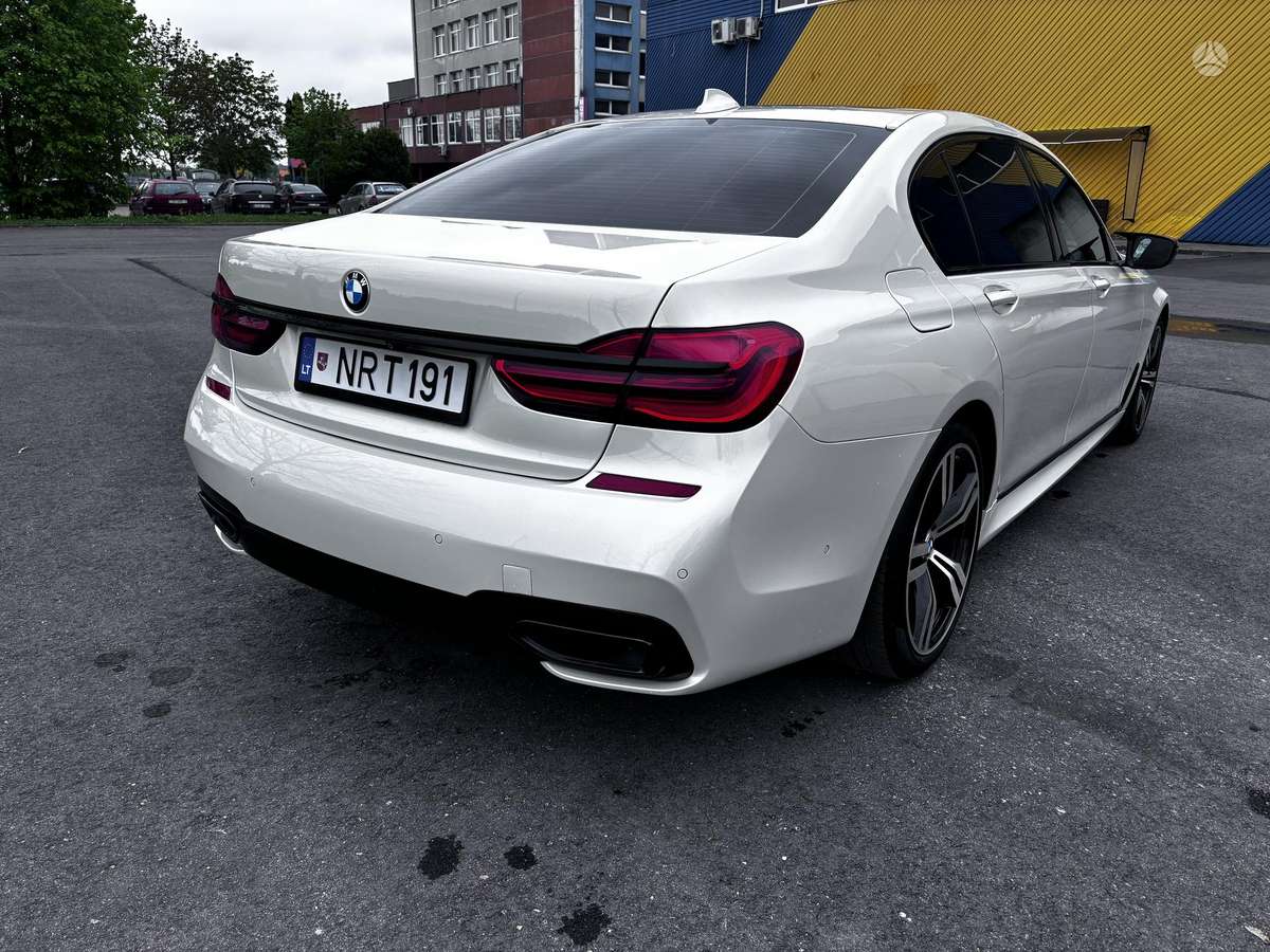 BMW 740, 3.0 l., Седан