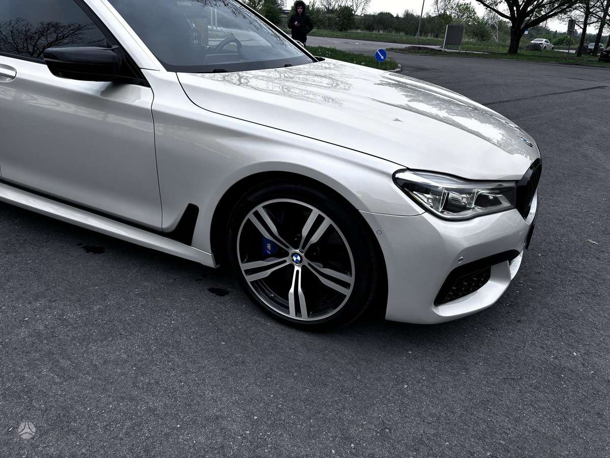 BMW 740, 3.0 l., Седан