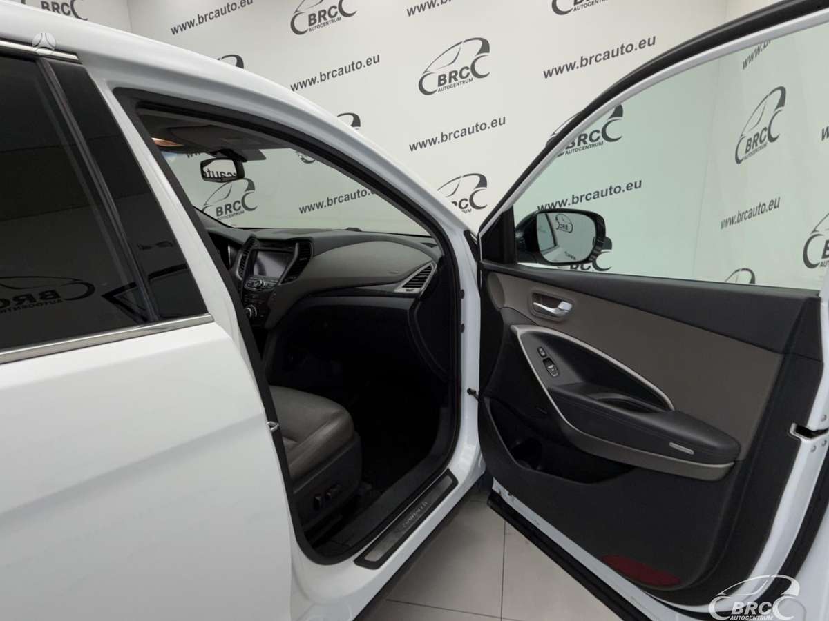 Hyundai Santa Fe, 2.4 l., off-road / crossover