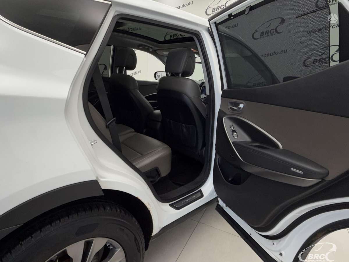 Hyundai Santa Fe, 2.4 l., off-road / crossover