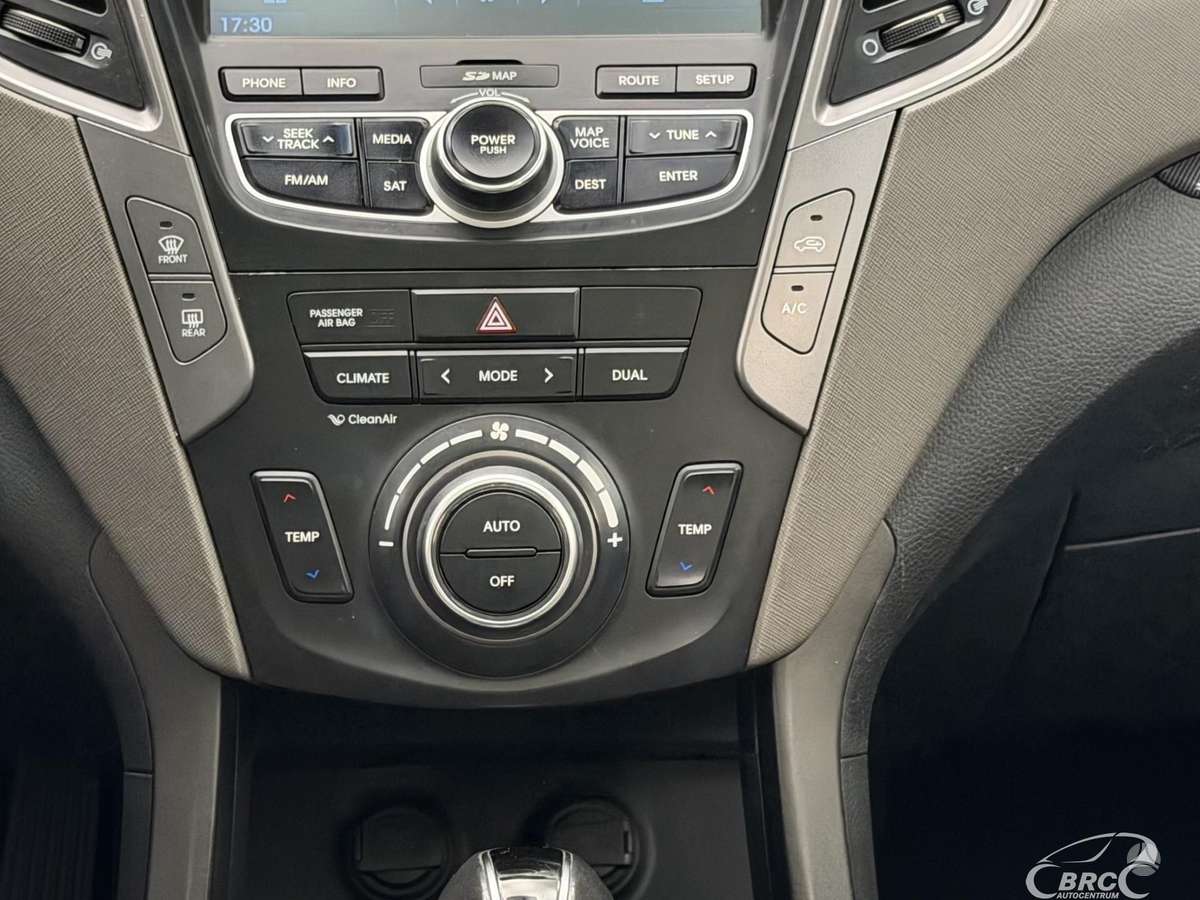 Hyundai Santa Fe, 2.4 l., off-road / crossover