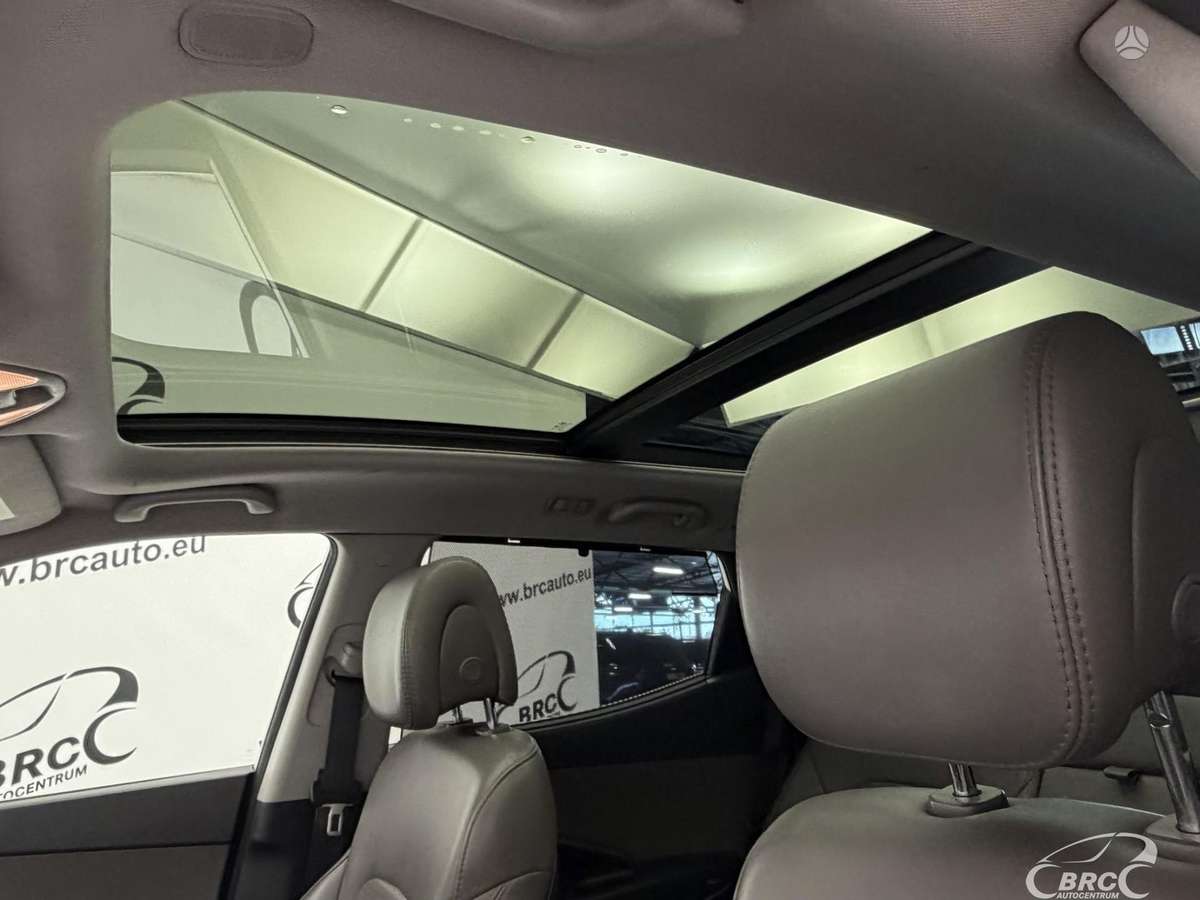 Hyundai Santa Fe, 2.4 l., off-road / crossover
