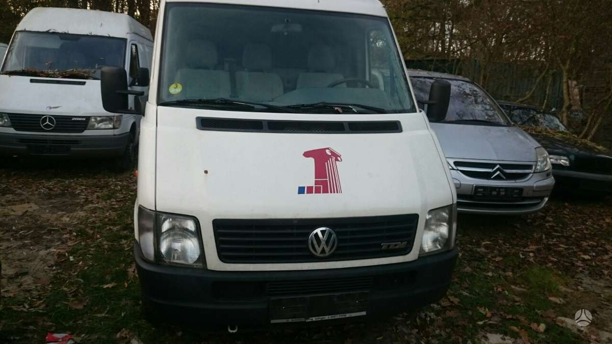 Volkswagen LT-35, passenger vans
