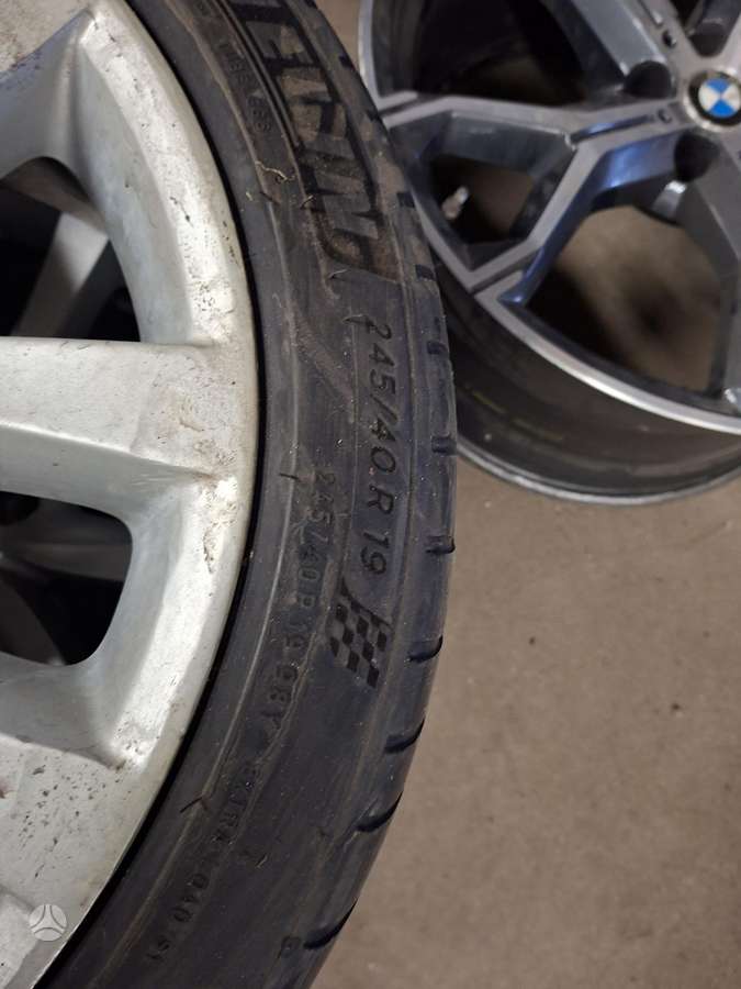 Michelin, summer 245/40 R19