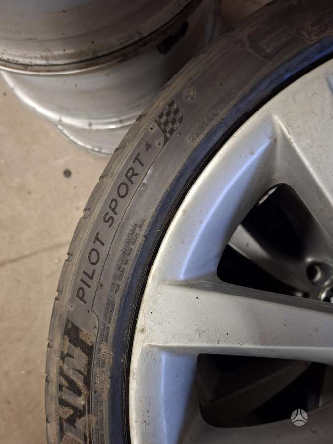 Michelin, summer 245/40 R19