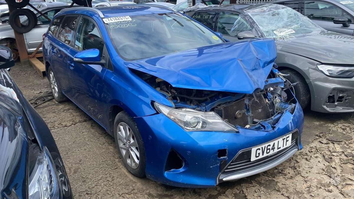 Toyota Auris rezerves daļās