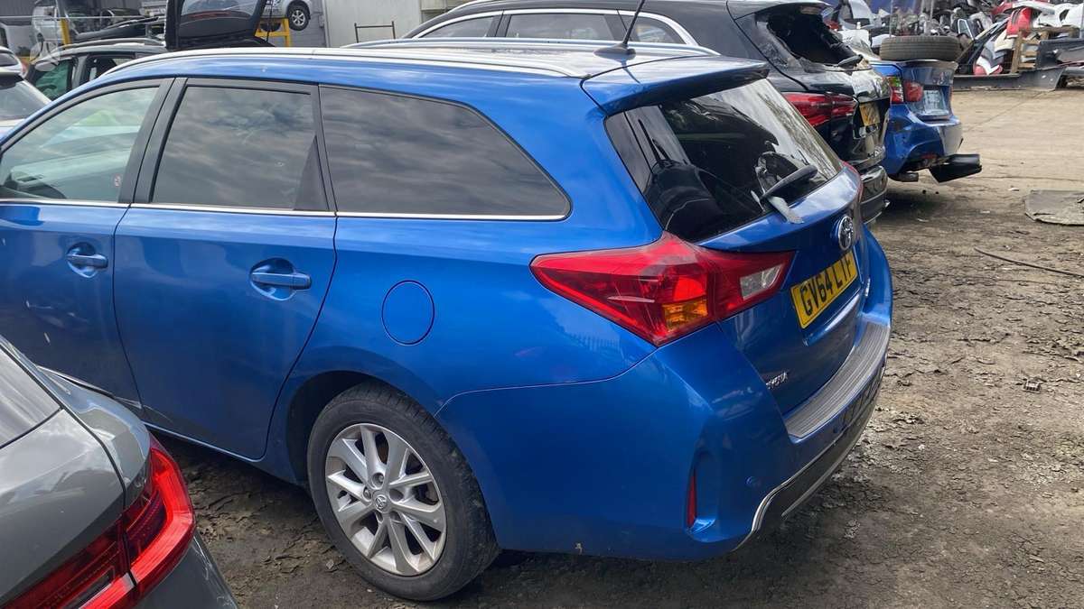 Toyota Auris rezerves daļās