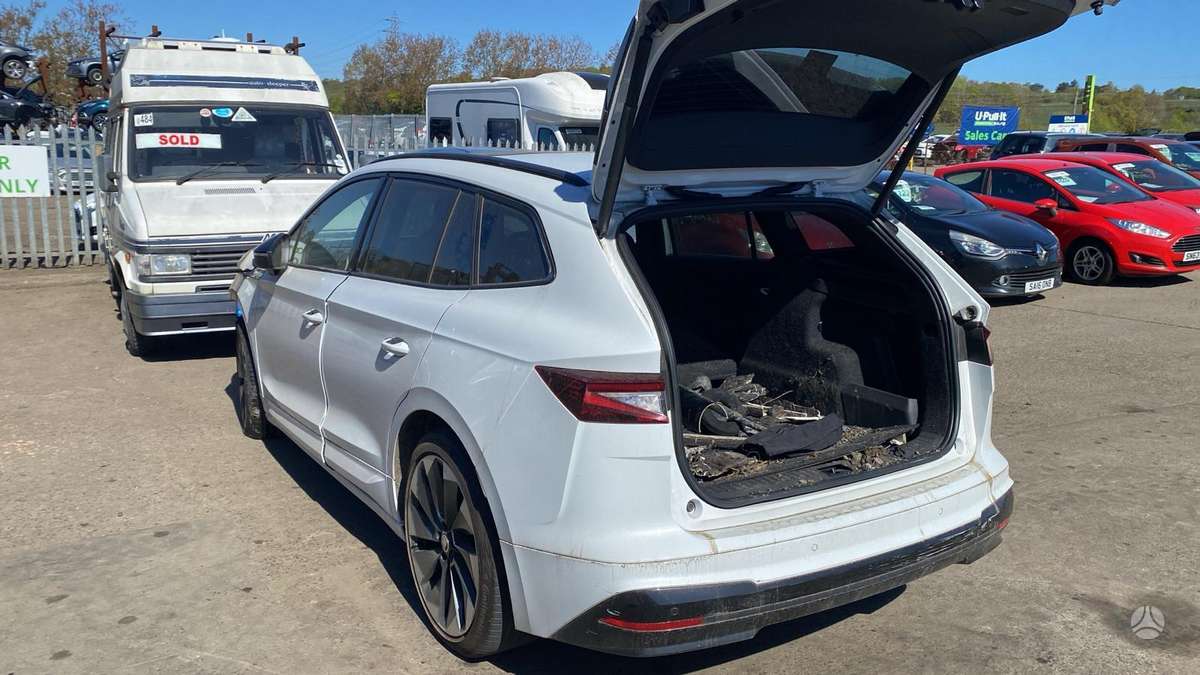 Skoda Enyaq по частям