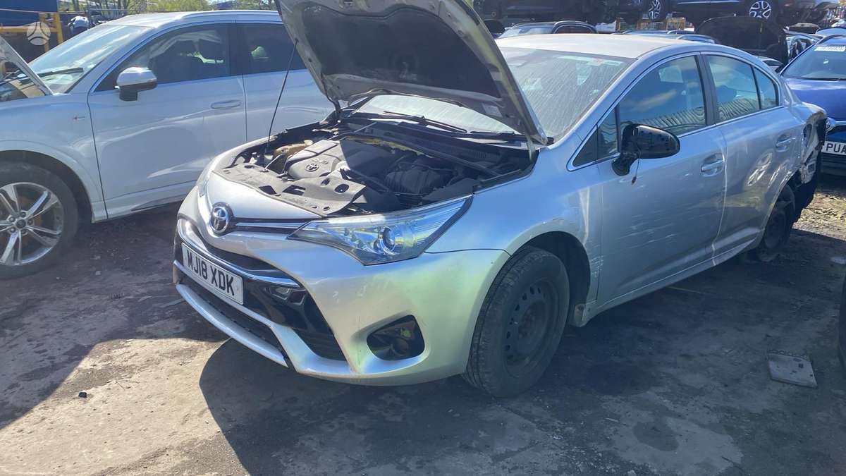 Toyota Avensis по частям