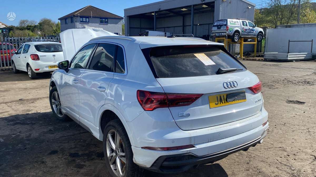 Audi Q3 for parts