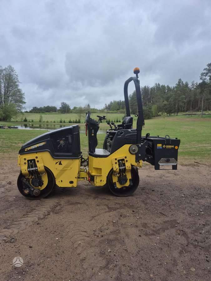 Bomag BW 100 AD-5, vibrator / compactor