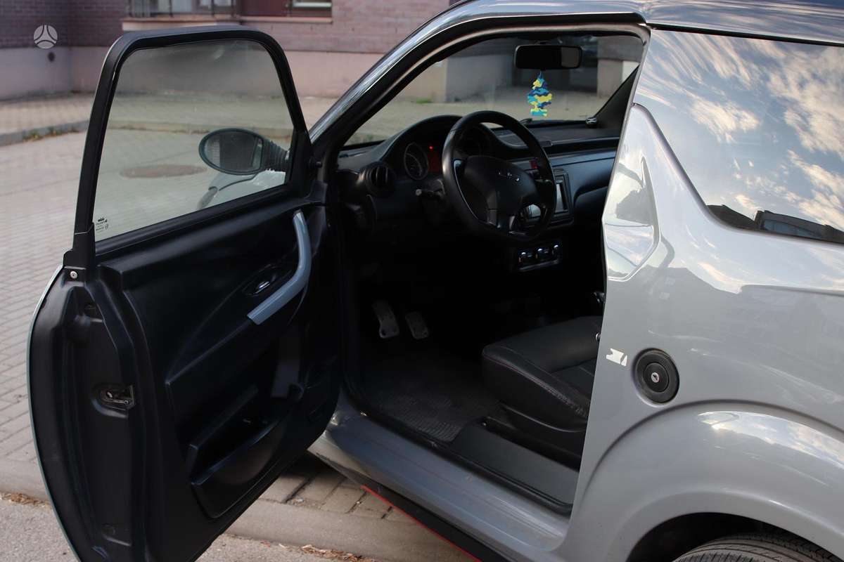Ligier JS50, 0.5 l., hatchback