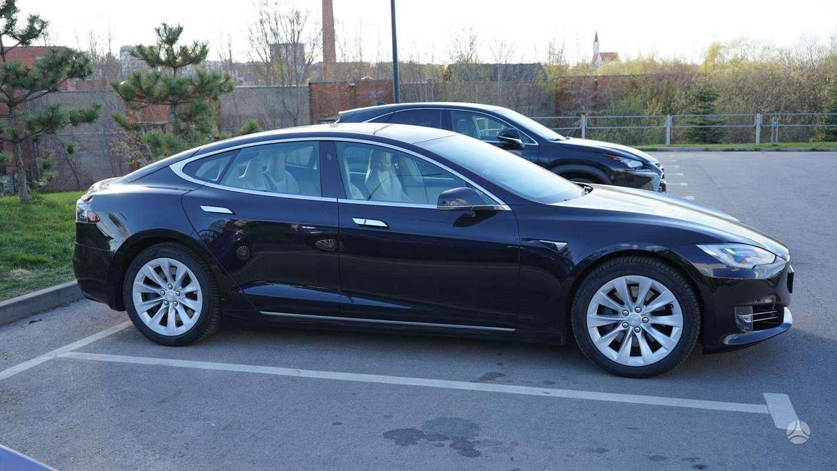 Tesla Model S, 75 kWh, hatchback